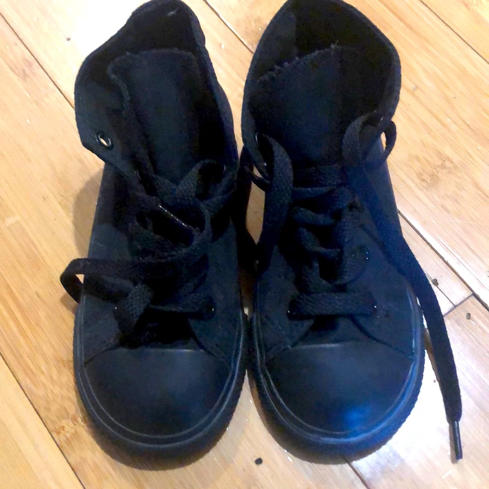 Black Converse shoes - Chuck Taylor All Star Classic toddler size 10